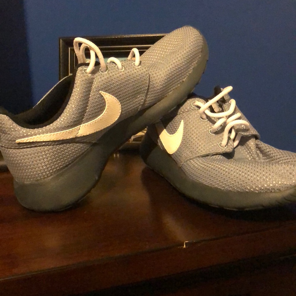Nike roshes